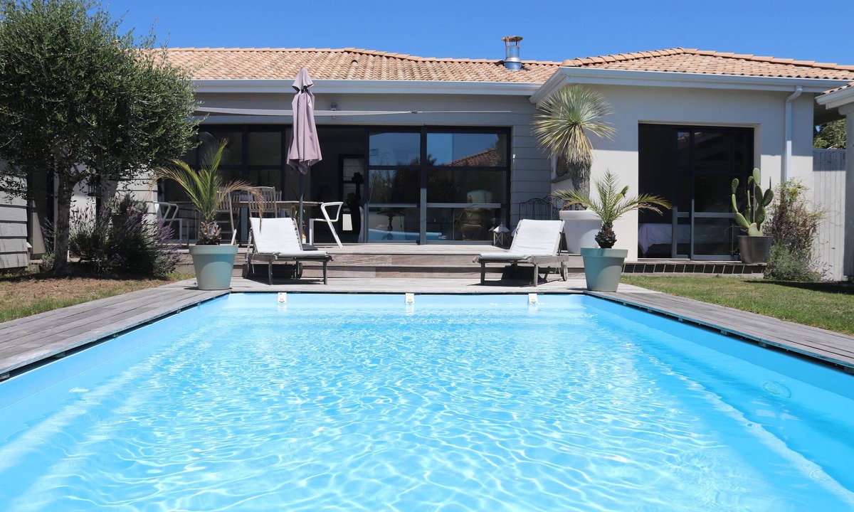 Pornic House | Pornic- Beautiful 5 bedroom villa with heated pool 300 m from the beach