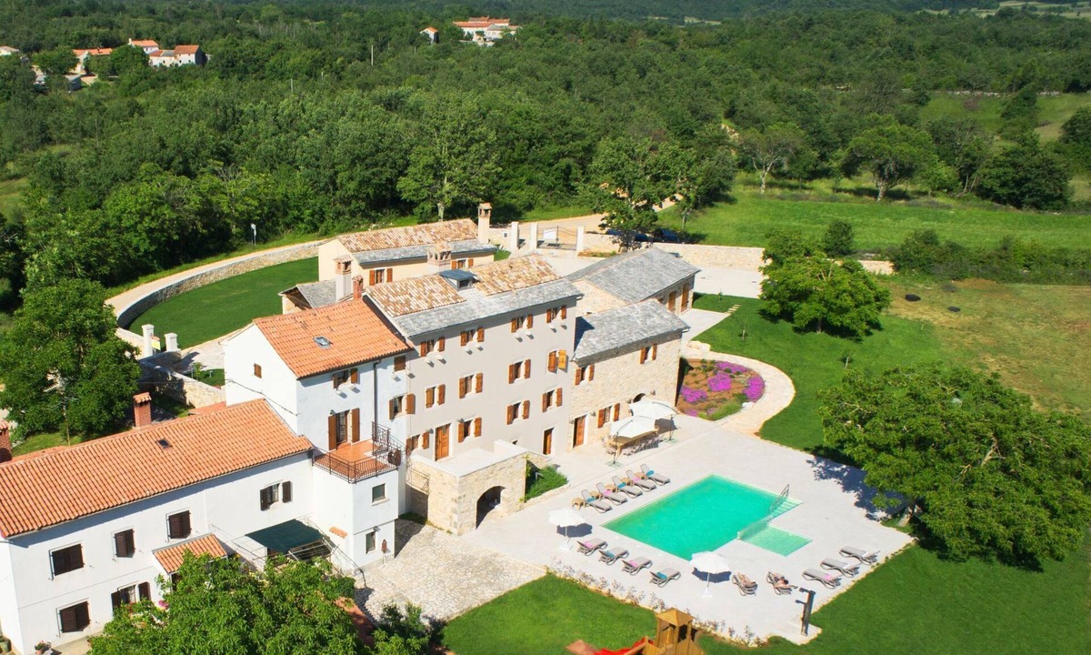 Makovci House | Poropati by Interhome