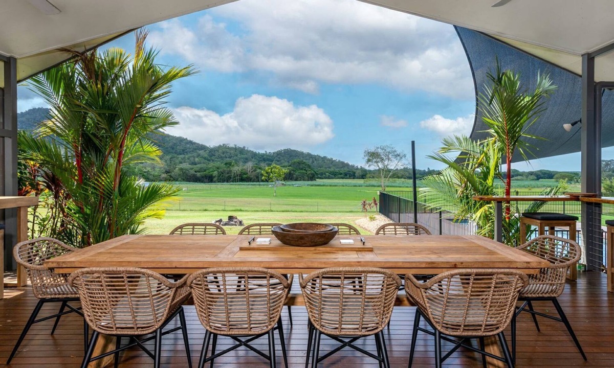 Mowbray House | Port Douglas Valley Magic