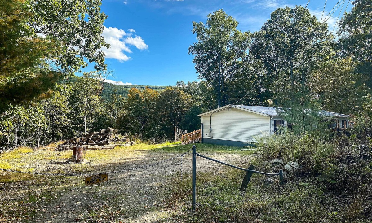 Port Jervis House | Port Jervis Home ~ 8 Acres w/Mountain View!