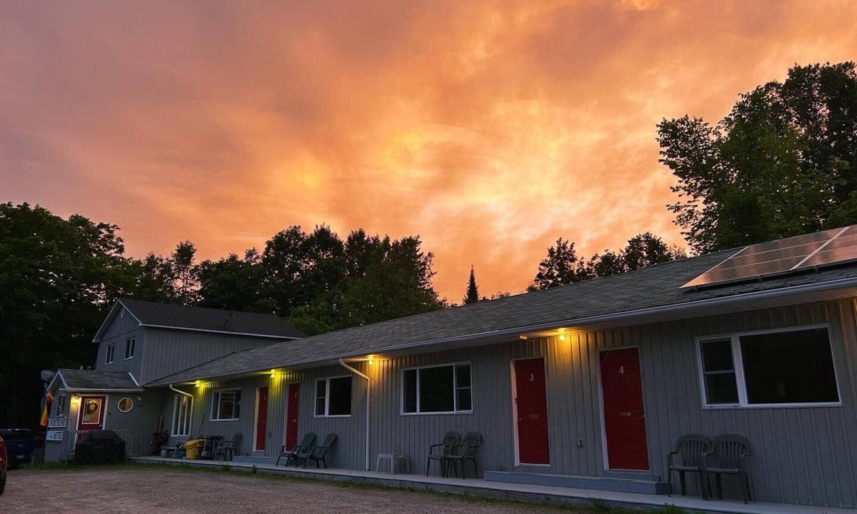 Port Loring Hotel | Port Loring Northland Motel