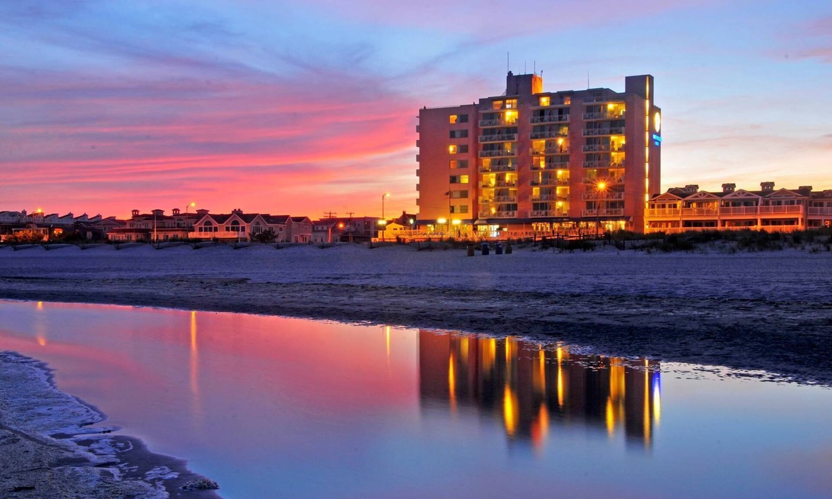 North End Resort | Port-O-Call Hotel