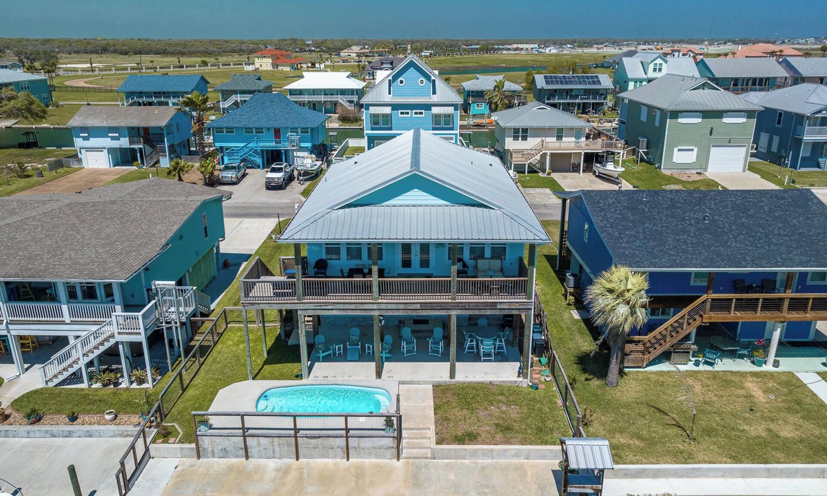 City-by-the Sea Cottage | Port Royal Dream by Miss Kitty’s