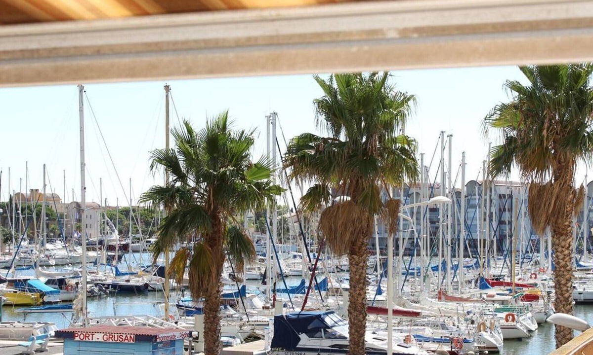 Port Rive Gauche Apartment | Port View Studio, Terrace, A/C, Parking, Gruissan