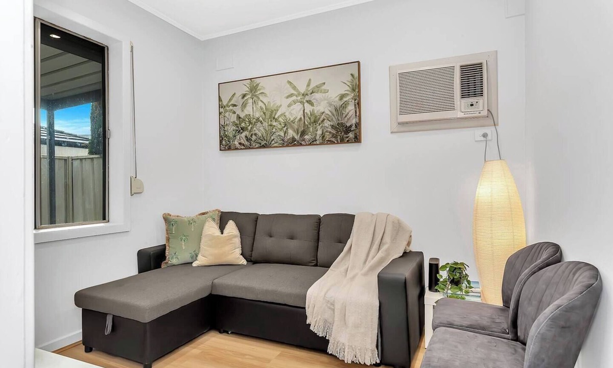 Oaklands Park House | Porta Marion Practical Comfort Opposite Westfield