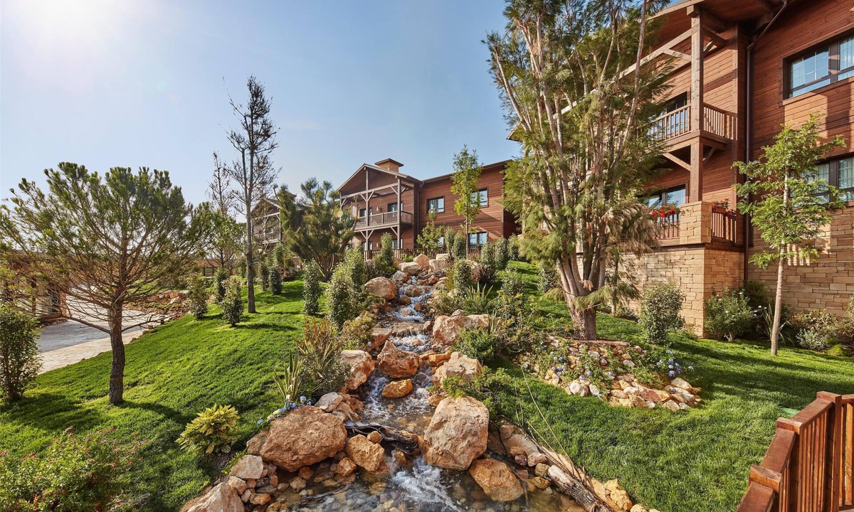 Salou Hotel | PortAventura Hotel Colorado - Includes unlimited access to PortAventura Park & 1 day access to Ferrari Land