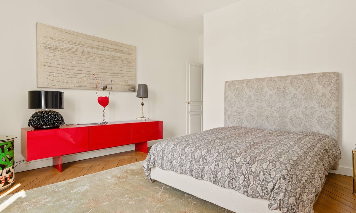 Porte-Dauphine Apartment | Porte Dauphine
