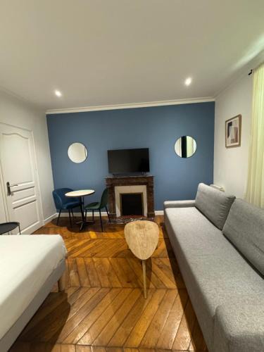 Les Gondoles Apartment | Portes de Paris RER C à 2 min WiFi & Parking Inclus