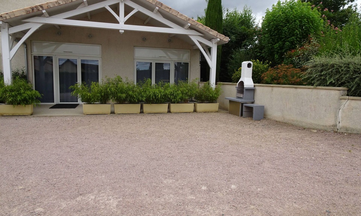 Creuzier-le-Vieux House | Portes de Vichy