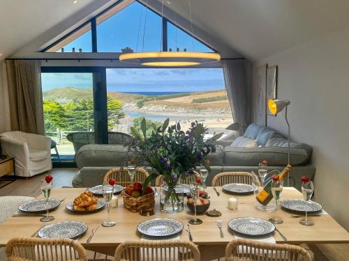 Porth House | Porth Beach