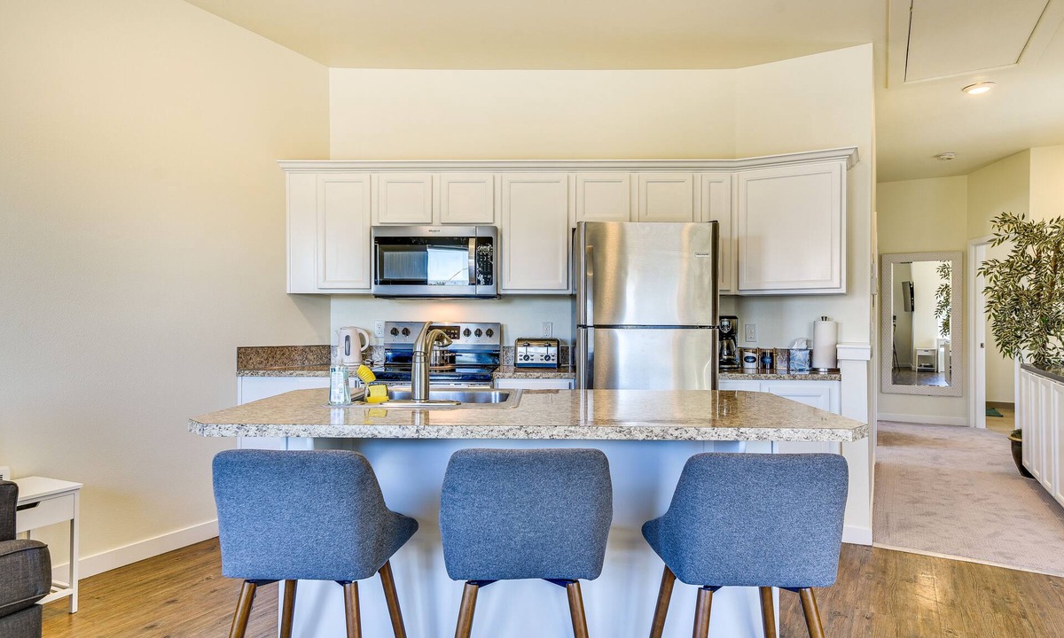 Corbett - Terwilliger - Lair Hill Apartment | Portland Apartment ~ 1 Mi to Downtown!