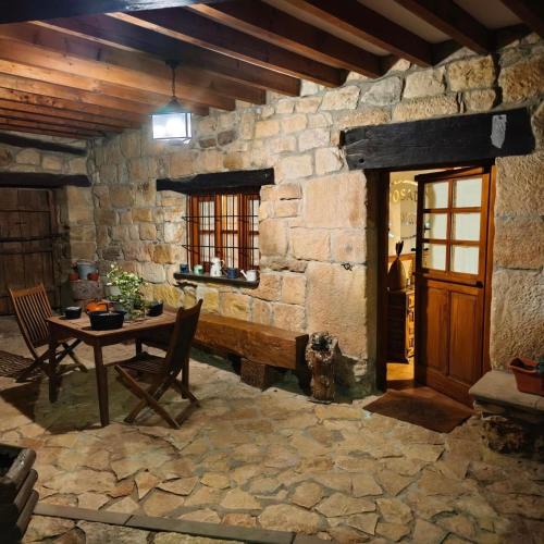 Valderredible Hotel | Posada Los Vallucos