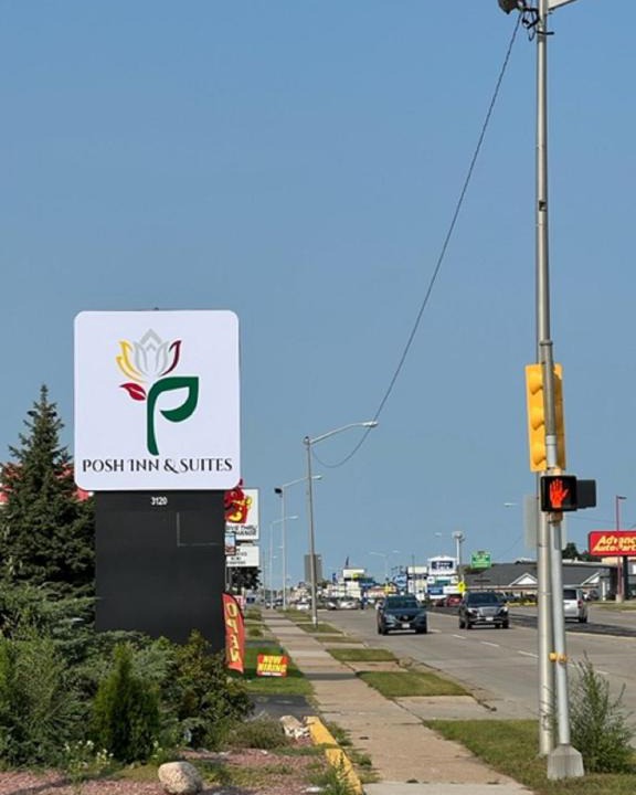 Wisconsin Rapids Hotel | Posh Inn & Suites