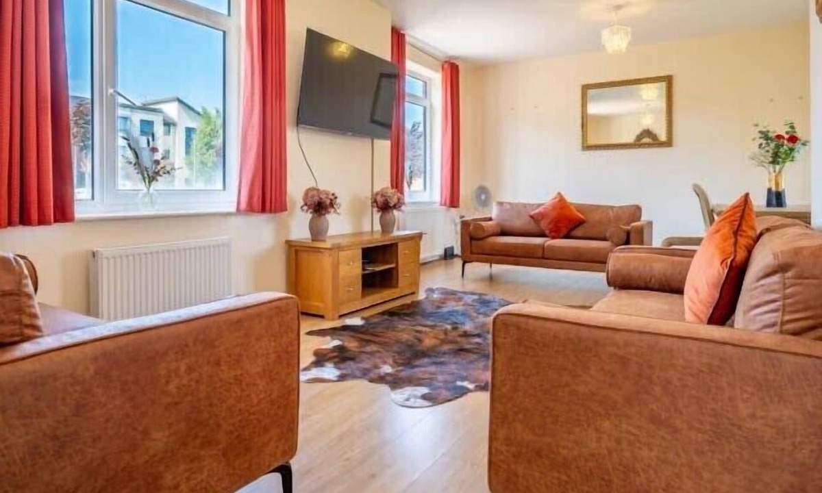 Bletchley House | Posh Wetheringsett in Milton Keynes