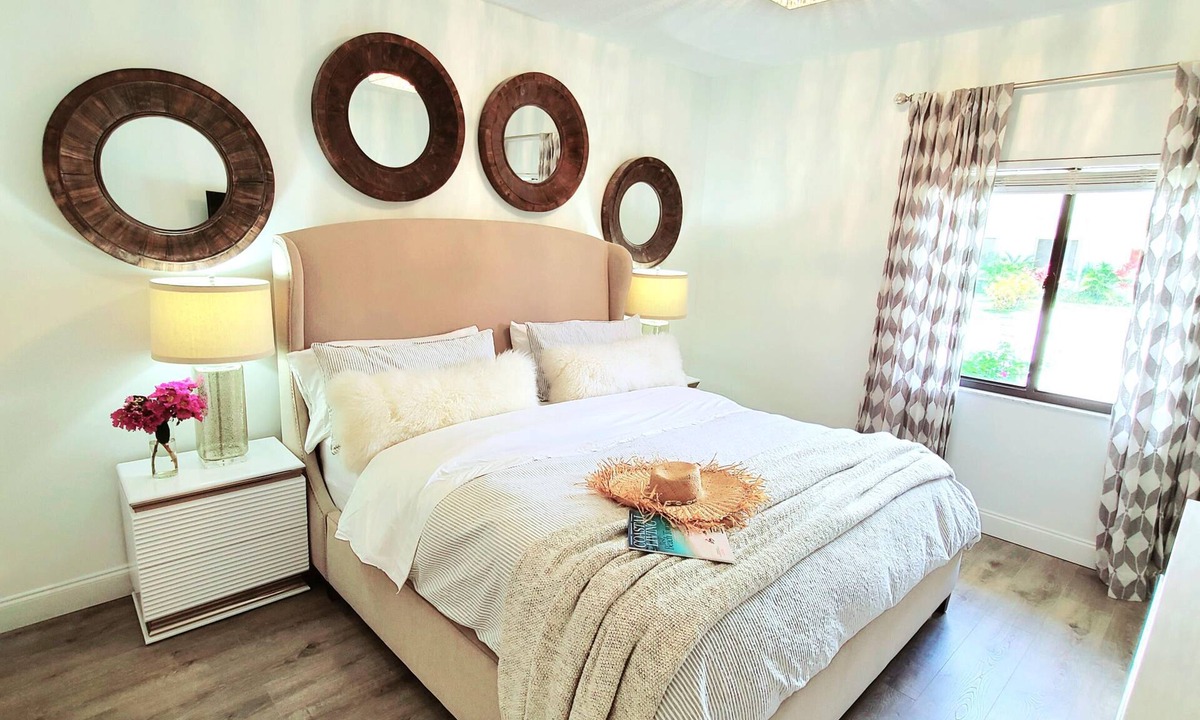 Bella Vista Condo | POSHPADZ - Sandpiper Villa - Walk to Jupiter Beach