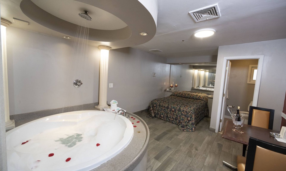 Avenel Hotel | Post Road Inn Motel