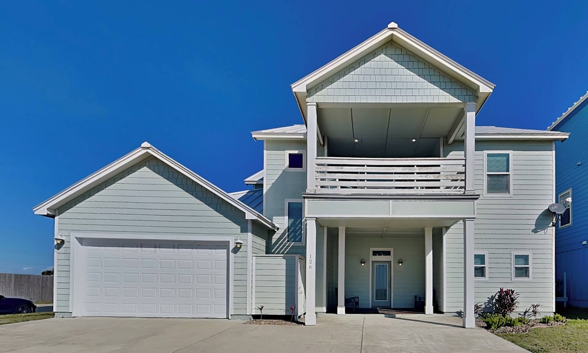 Port Aransas House | Postcard from Paradise | Pet Friendly, Shared Pool