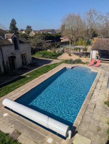 Egreville House | Poule Noire Terra Cotta