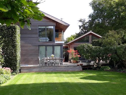 East Meon Bed & Breakfast | Pound Orchard Bed and Breakfast