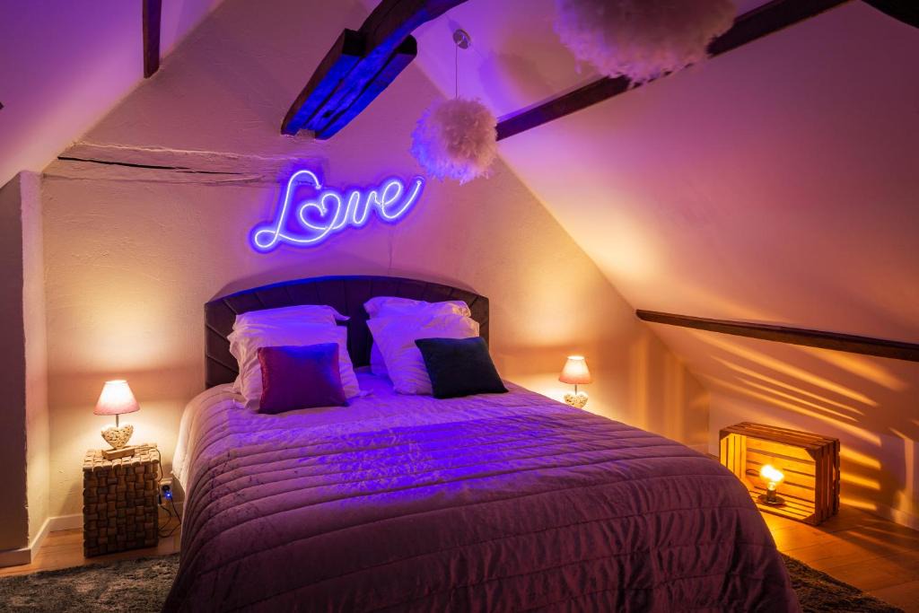 Saint-Martin-des-Bois House | Pour Toi et Moi - Loveroom