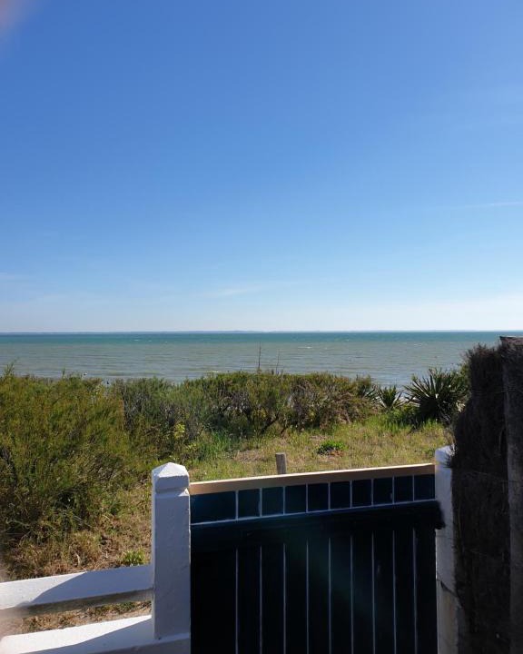 Noirmoutier-en-l'Ile House | Pousse le portail et pose toi sur la plage