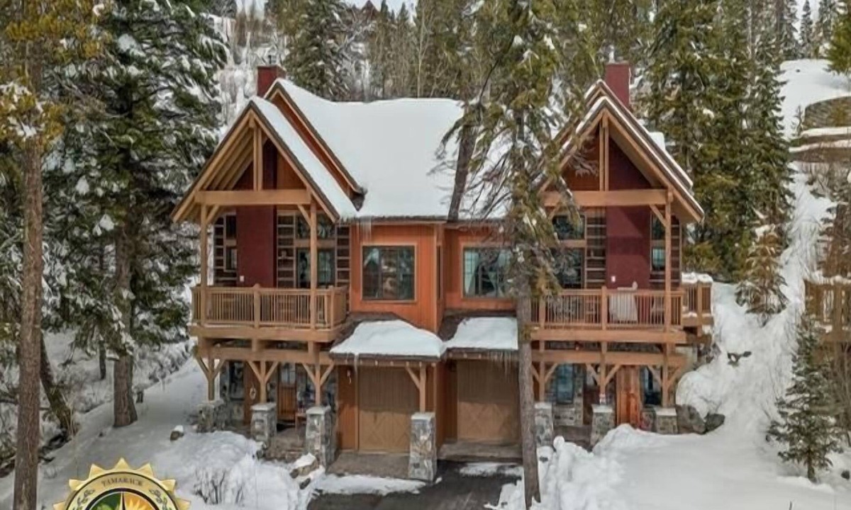 Tamarack Resort House | Powder Peak | Includes Two 1-Day Lift Tickets