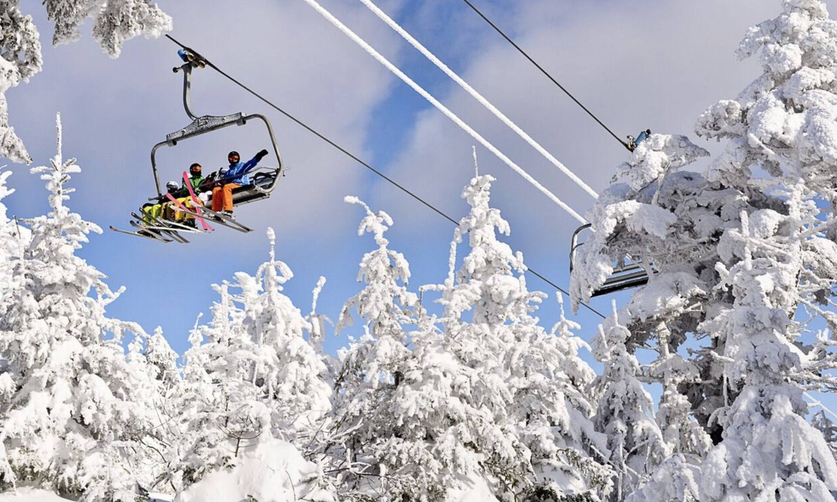 Stratton Mountain Condo | Powder weekend just added! Village at Stratton. 300 steps to Lift.