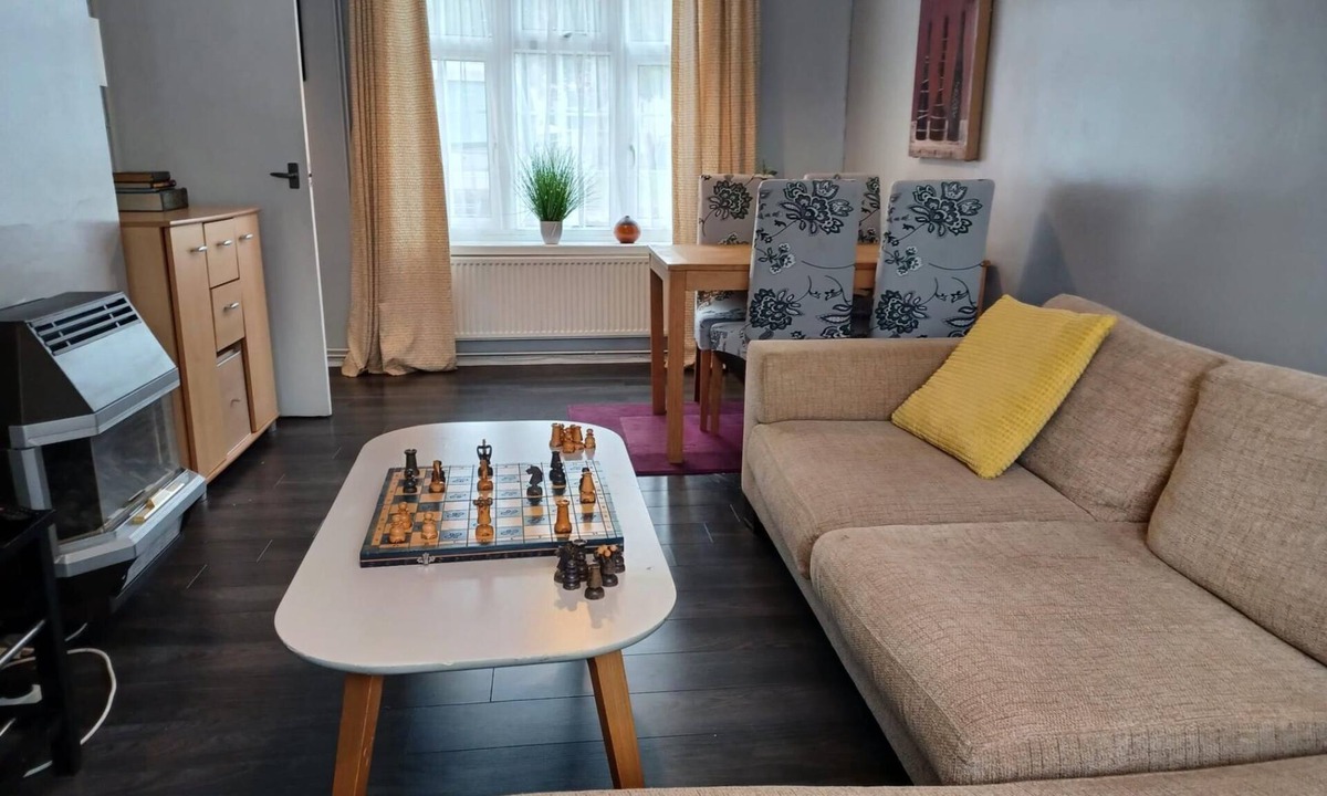 East Dunstable House | Poynters House - Huku Kwetu (Luton)