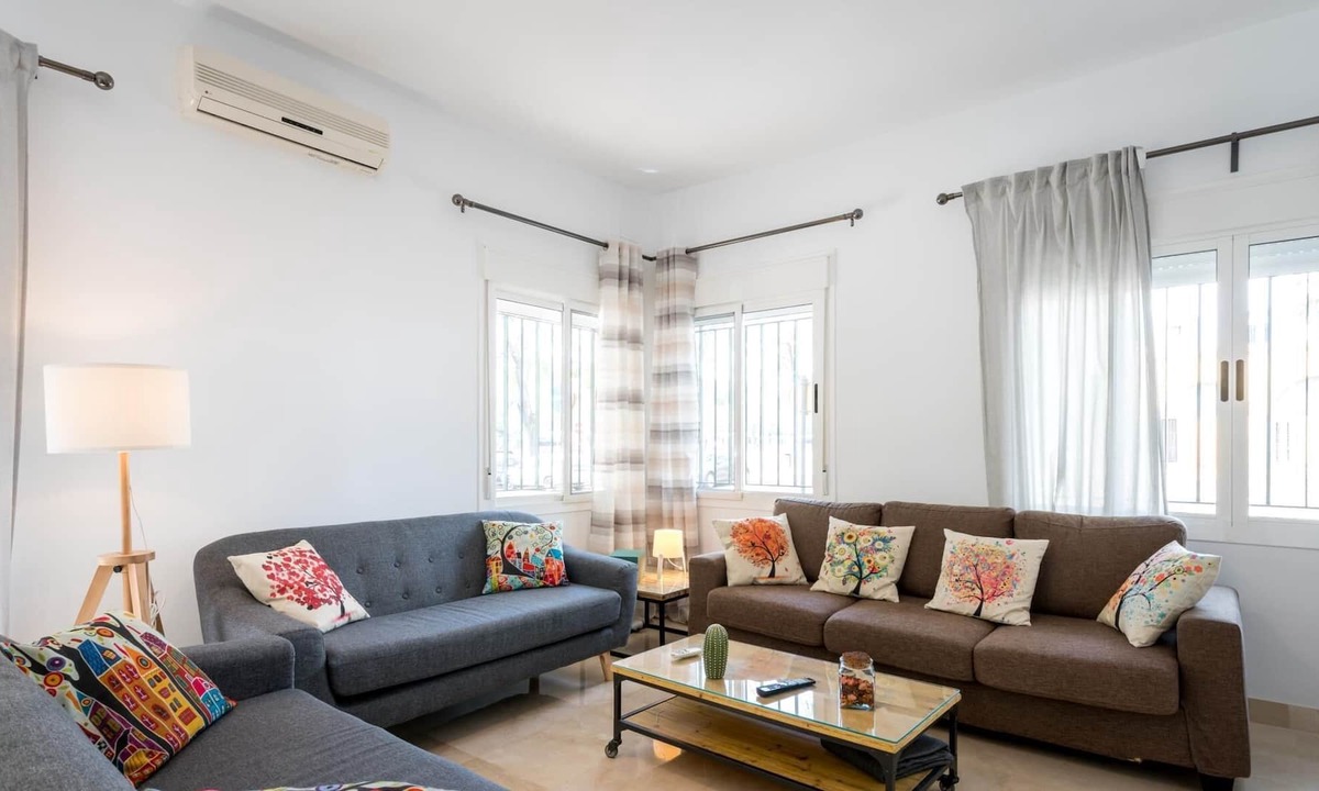 San Bernardo Apartment | PR PLAZA ESPAÑA Spacious Apartment 5D + 3B parking space Included