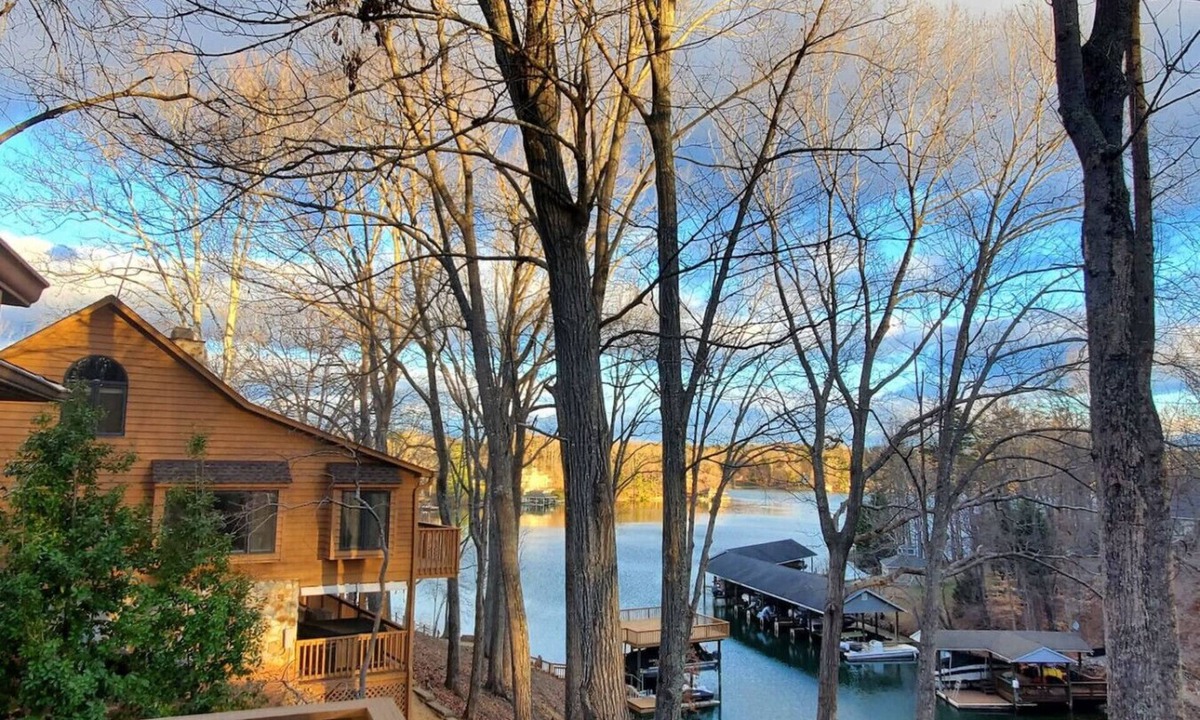 North Shore House | Private Cove + Dock, Kayaks, Paddleboards, Fire Pit, Pet-Friendly Lake Escape