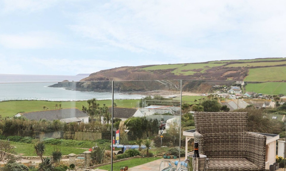 Praa Sands Cottage | PRAA WAVES, family friendly, luxury holiday cottage in Praa Sands