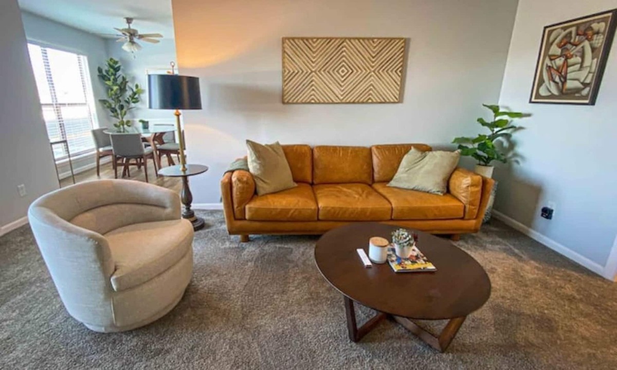 Topeka Condo | Prairie Condo - Comfortable and Convenient
