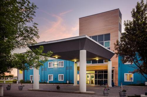 Medicine Hat Hotel | Prairie Crest Medicine Hat by IHG