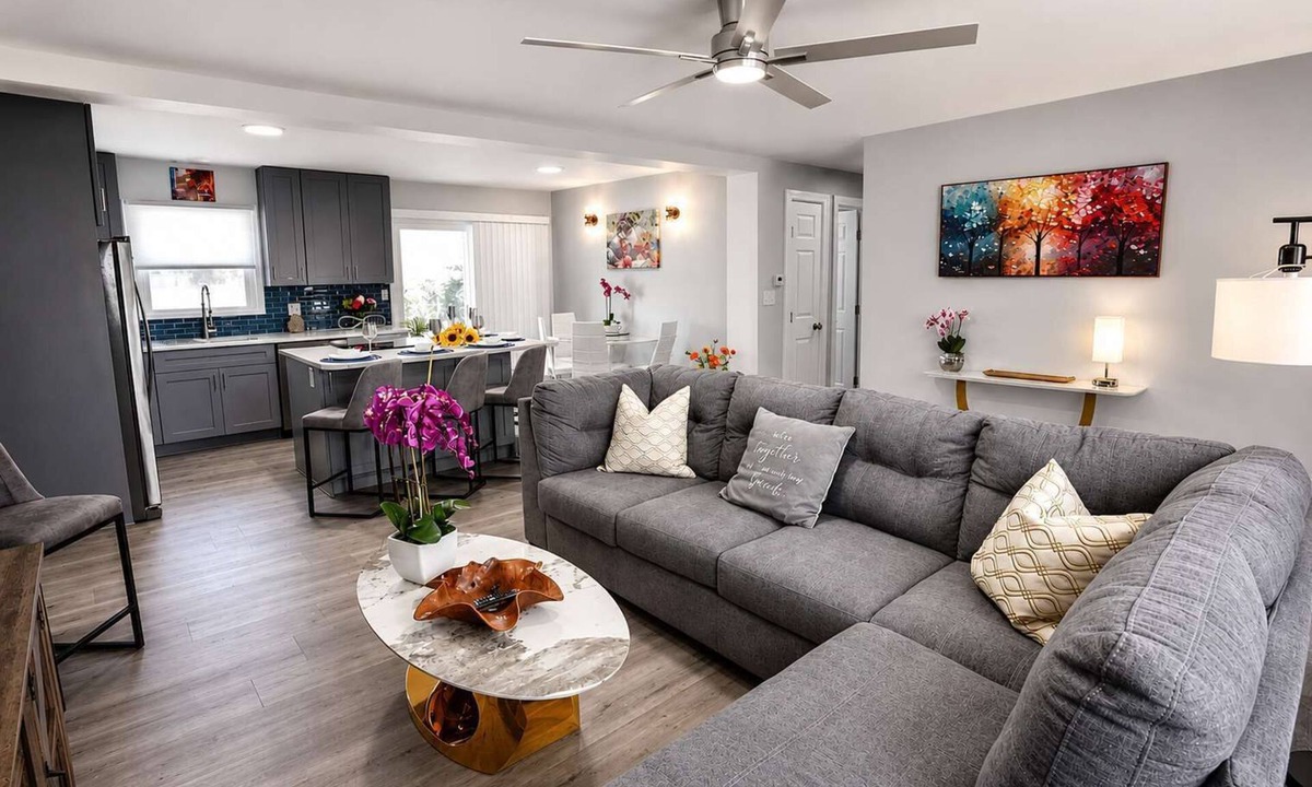 Waldron House | Prairie Retreat-Zona Rosa, Air Port, by Highway