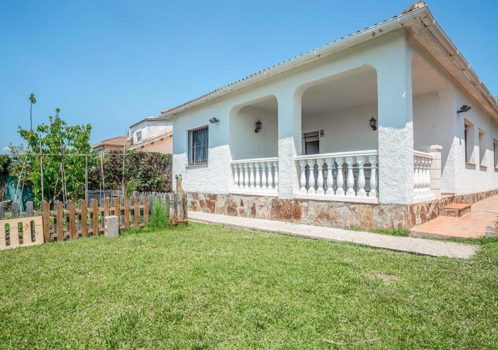 El Vendrell Apartment | Preciosa casa con un enorme jardín