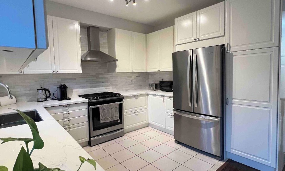 Richmond Hill House | Precious family friendly 4 bd , mins walk to wilcox lake.