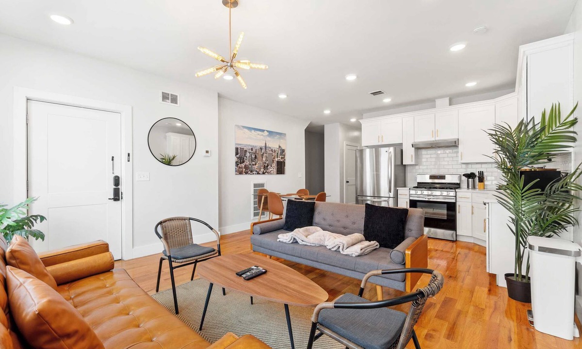 Greenville Condo | Premier 3BR-5BD-2.5Bath Retreat with NYC Access