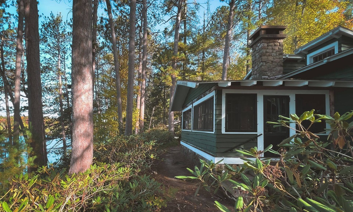 Meacham House | Premier Cabin 1 with Lake View