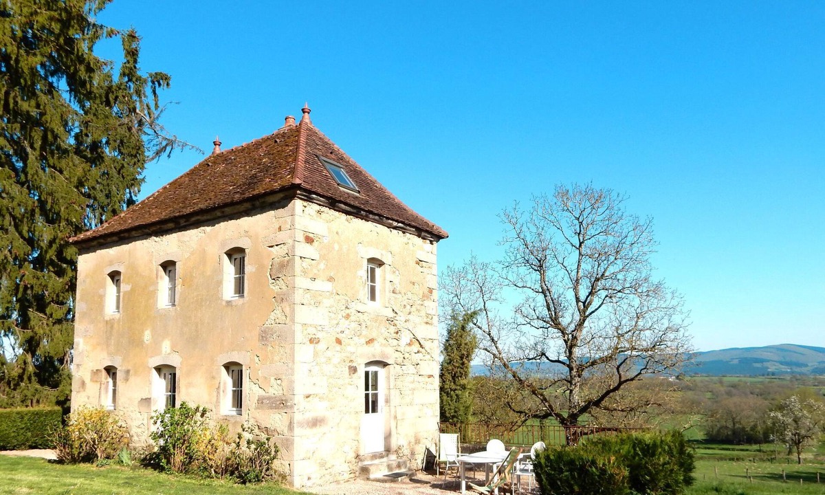 La Grande-Verriere House | Premier gîte de Bouton by Interhome