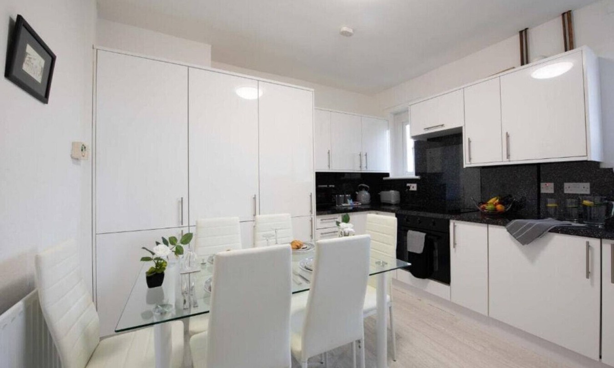 Bellshill Apartment | Premier - Garfield Apartment