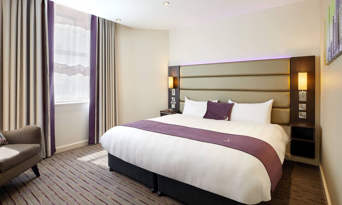 Westhill Hotel | Premier Inn Aberdeen - Westhill