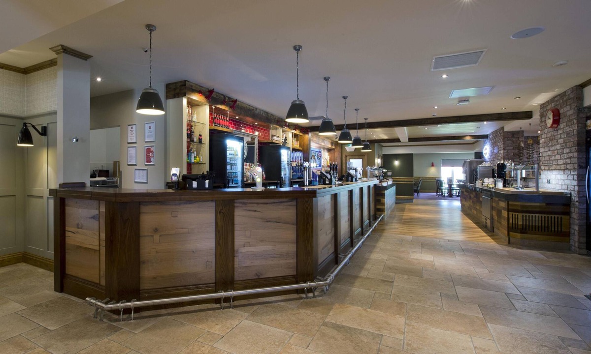 Llanfoist Hotel | Premier Inn Abergavenny