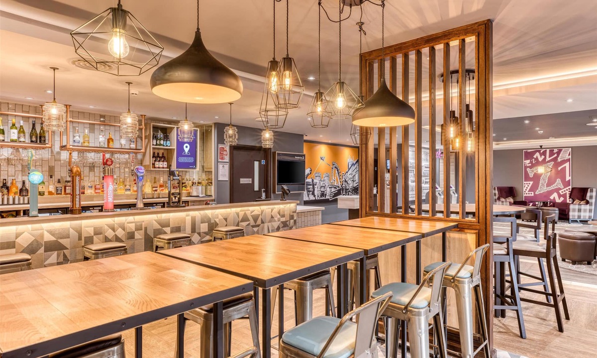 Abingdon Hotel | Premier Inn Abingdon - A34