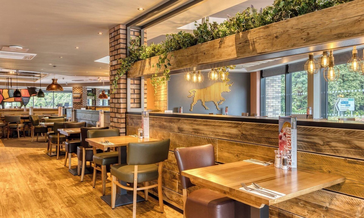 Cribbs Causeway Hotel | Premier Inn Bristol Parkway - M32