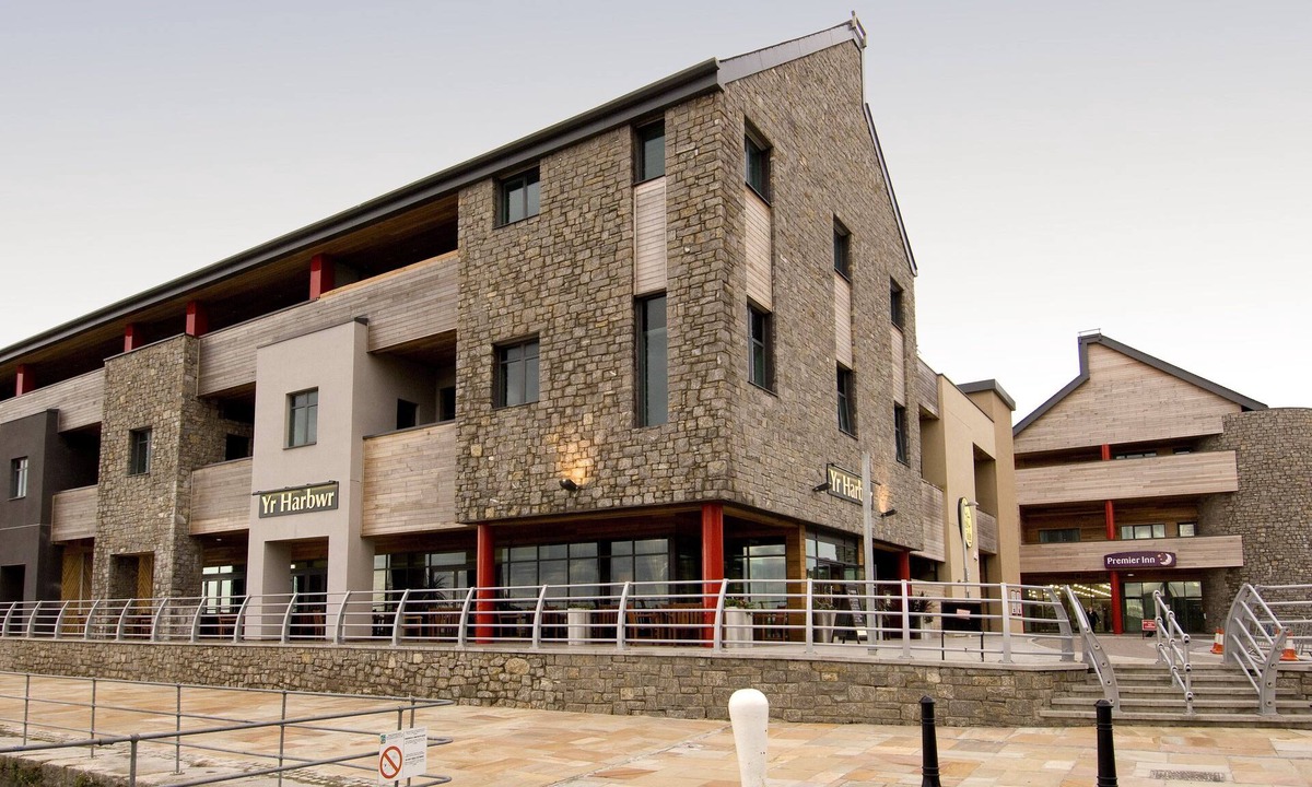 Bont Newydd Hotel | Premier Inn Caernarfon