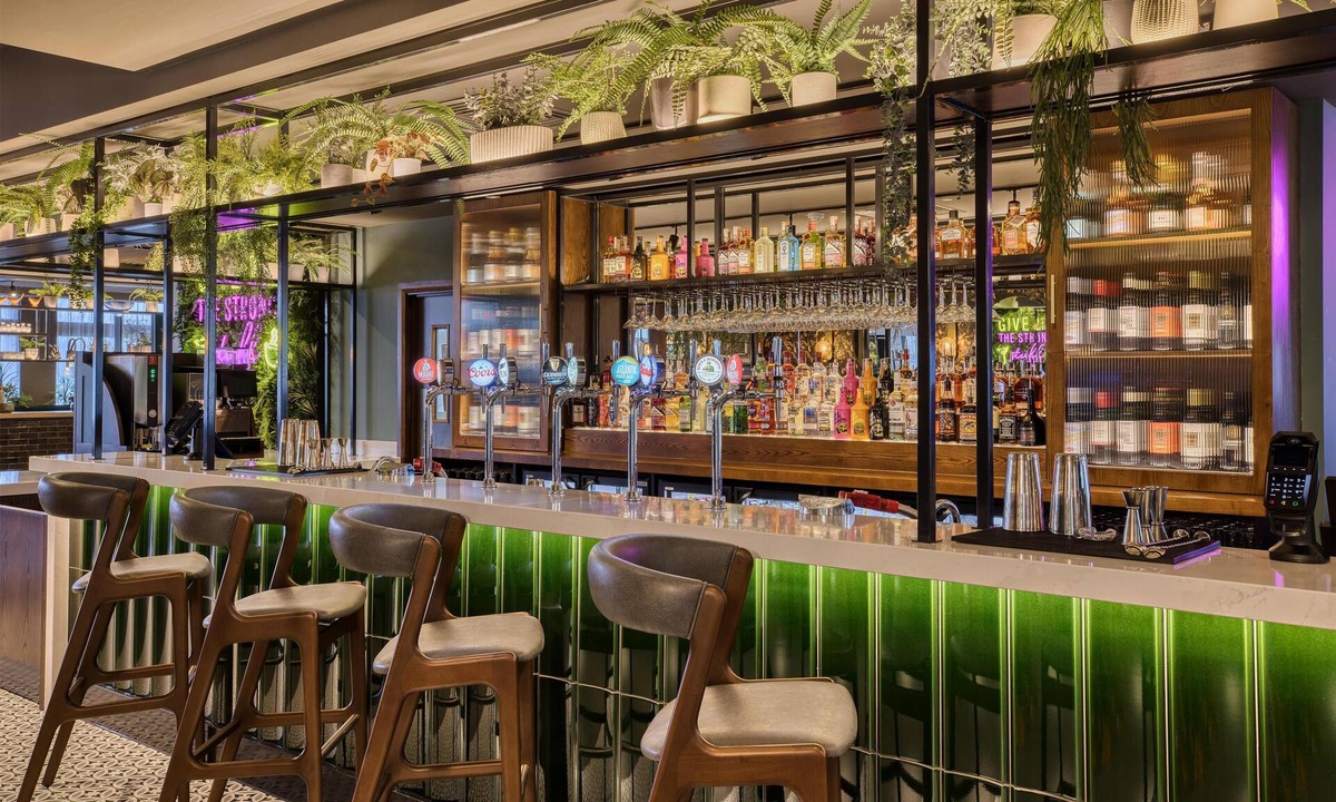 Pentwyn Hotel | Premier Inn Cardiff North