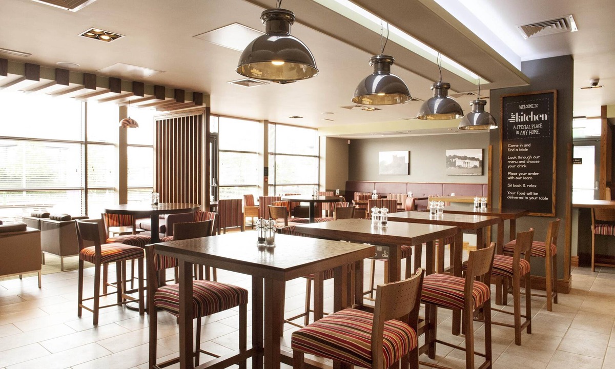 Dudley Hotel | Premier Inn Dudley Town Centre