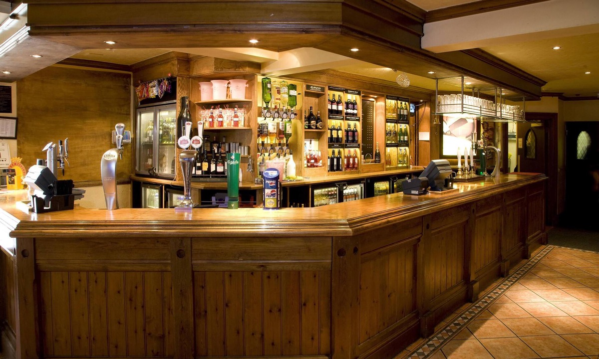 Epsom Hotel | Premier Inn Epsom Central