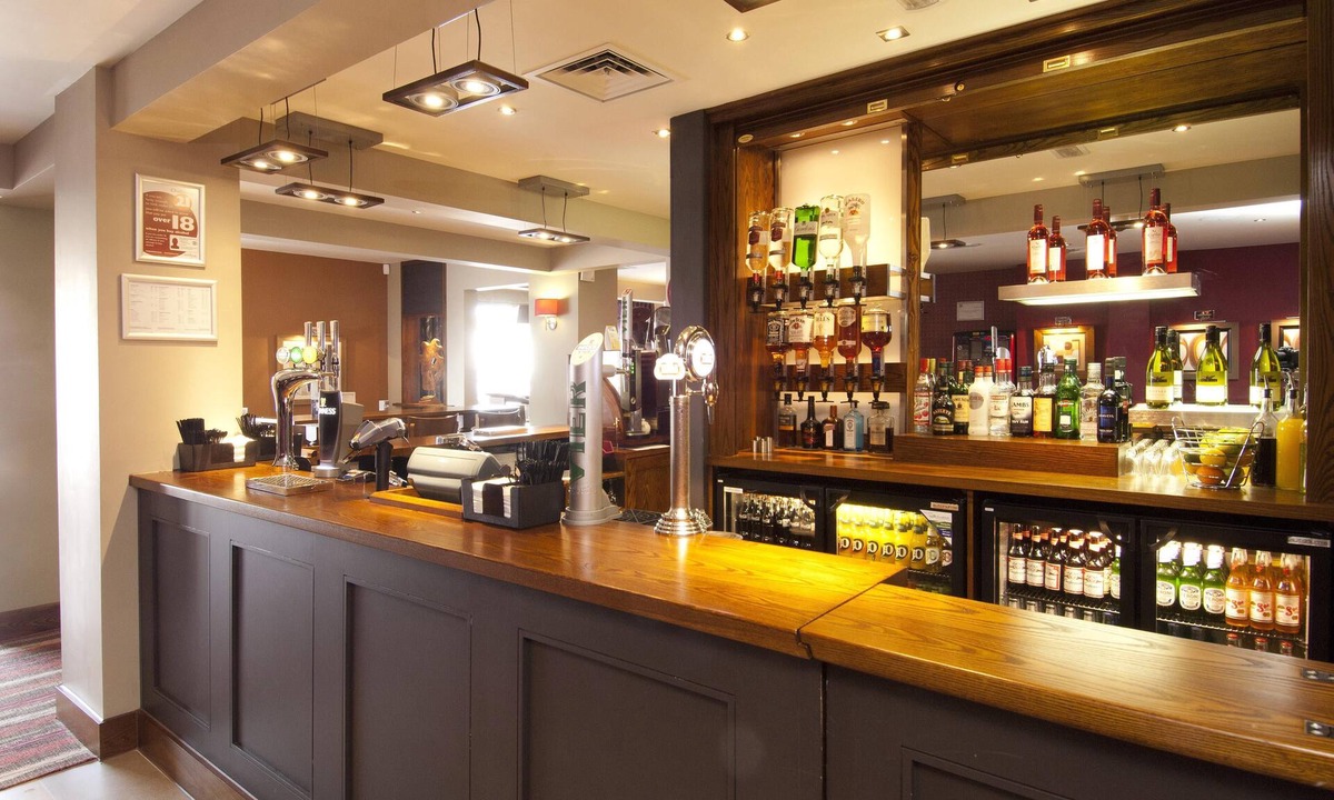 Exeter Hotel | Premier Inn Exeter Central St Davids