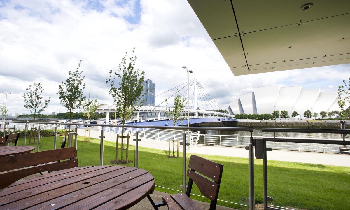 Glasgow Hotel | Premier Inn Glasgow Pacific Quay
